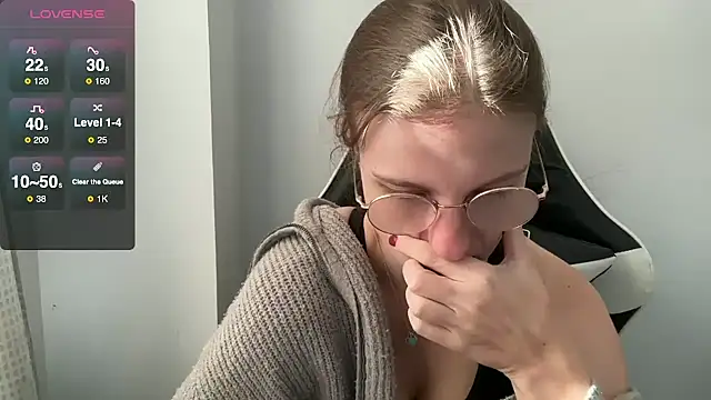 BustyKellyXXX online show from November 24, 10:04 am