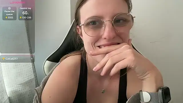 BustyKellyXXX online show from April 1, 1:23 pm