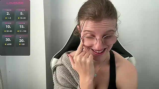 BustyKellyXXX online show from November 25, 10:26 am