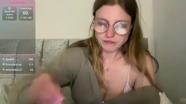BustyKellyXXX online show from March 27, 7:37 pm