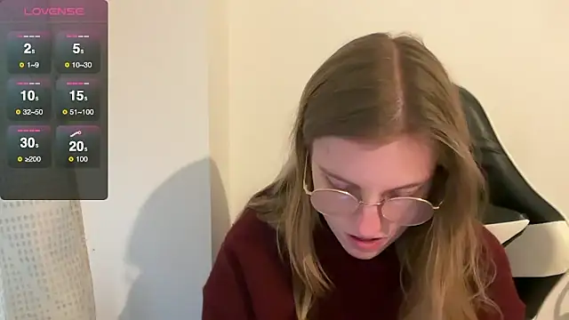 BustyKellyXXX online show from December 18, 2:32 pm