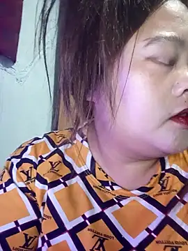 sweetbigtits19 online show from April 7, 10:06 am