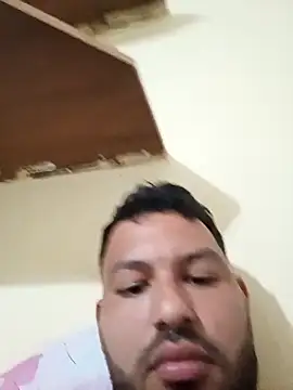 Snapshot of Frank0021 chatting on October 21, 2:22 am Frank0021 online show from October 21, 2:22 am