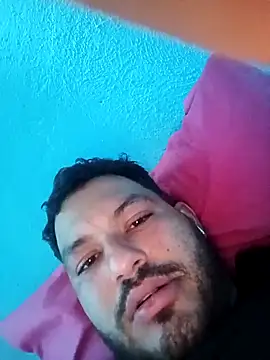 Snapshot of Frank0021 chatting on November 26, 2:00 am Frank0021 online show from November 26, 2:00 am