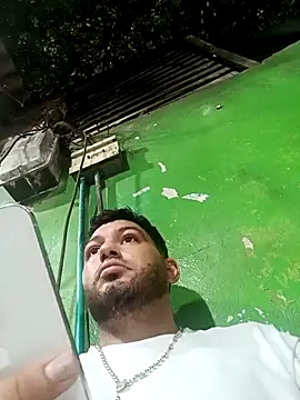 Frank0021 online show from May 2, 3:56 am