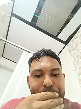 Snapshot of Frank0021 chatting on November 1, 10:14 pm Frank0021 online show from November 1, 10:14 pm