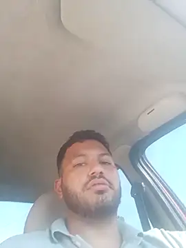 Snapshot of Frank0021 chatting on March 29, 8:32 pm Frank0021 online show from March 29, 8:32 pm