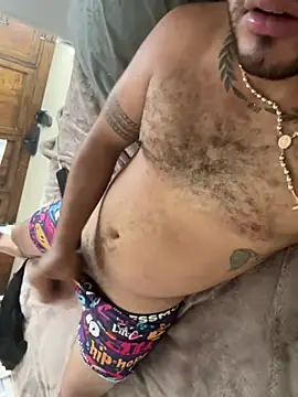 Snapshot of Frank0021 chatting on February 13, 3:01 pm Frank0021 online show from February 13, 3:01 pm