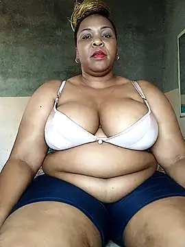 Snapshot of Moretl chatting on February 8, 10:13 am Moretl online show from February 8, 10:13 am