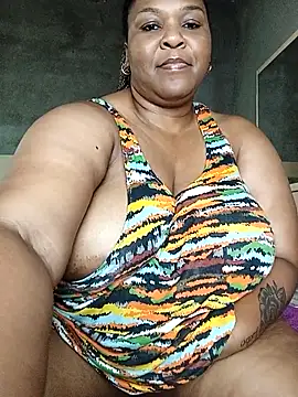 Snapshot of Moretl chatting on February 11, 11:32 am Moretl online show from February 11, 11:32 am