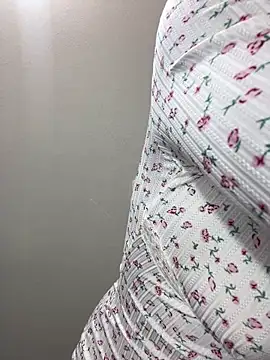 Snapshot of Maddy_w chatting on November 22, 3:38 am Maddy w online show from November 22, 3:38 am