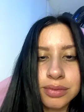 Snapshot of lucy_grey25 chatting on November 11, 3:01 am lucy grey25 online show from November 11, 3:01 am