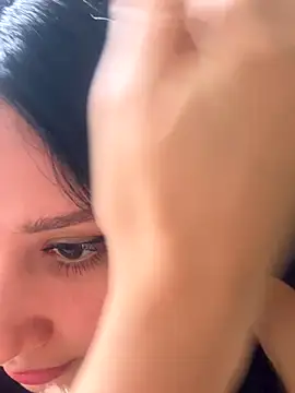 Snapshot of lucy_grey25 chatting on November 16, 7:07 pm lucy grey25 online show from November 16, 7:07 pm