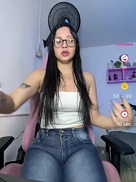 Snapshot of lucy_grey25 chatting on June 12, 7:55 pm lucy grey25 online show from June 12, 7:55 pm