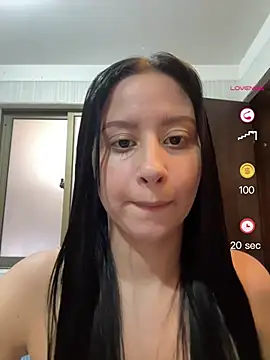 Snapshot of lucy_grey25 chatting on May 10, 5:37 pm lucy grey25 online show from May 10, 5:37 pm
