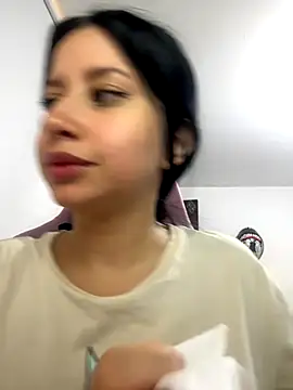 Snapshot of lucy_grey25 chatting on October 25, 2:39 pm lucy grey25 online show from October 25, 2:39 pm