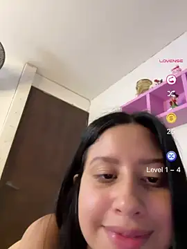 Snapshot of lucy_grey25 chatting on May 11, 4:04 pm lucy grey25 online show from May 11, 4:04 pm