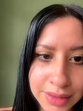 Snapshot of lucy_grey25 chatting on November 13, 3:16 pm lucy grey25 online show from November 13, 3:16 pm