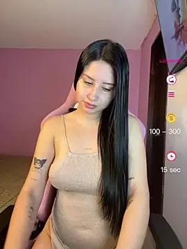 Snapshot of lucy_grey25 chatting on June 24, 4:38 pm lucy grey25 online show from June 24, 4:38 pm