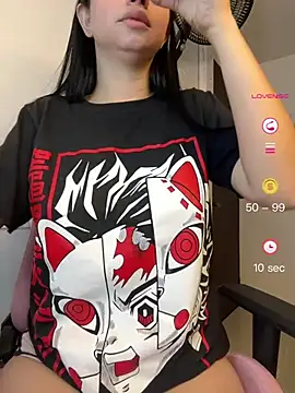 Snapshot of lucy_grey25 chatting on May 21, 1:52 pm lucy grey25 online show from May 21, 1:52 pm