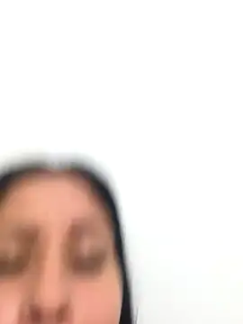 Snapshot of lucy_grey25 chatting on November 3, 4:21 pm lucy grey25 online show from November 3, 4:21 pm