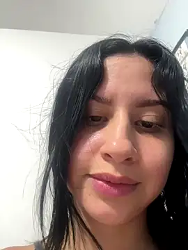 Snapshot of lucy_grey25 chatting on December 5, 2:00 am lucy grey25 online show from December 5, 2:00 am