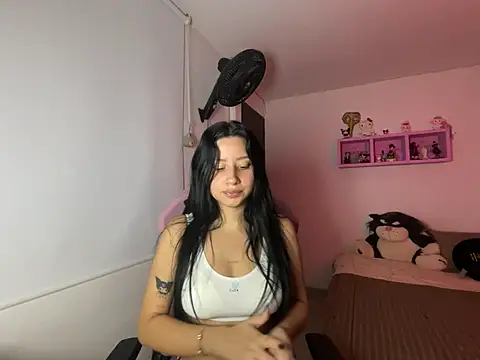 Snapshot of lucy_grey25 chatting on May 27, 5:42 pm lucy grey25 online show from May 27, 5:42 pm