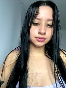 Snapshot of lucy_grey25 chatting on November 28, 4:07 pm lucy grey25 online show from November 28, 4:07 pm