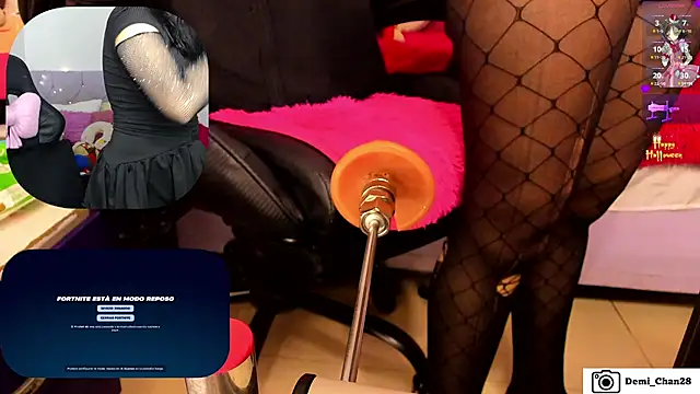 Snapshot of demi_chan chatting on October 28, 7:18 am demi chan online show from October 28, 7:18 am