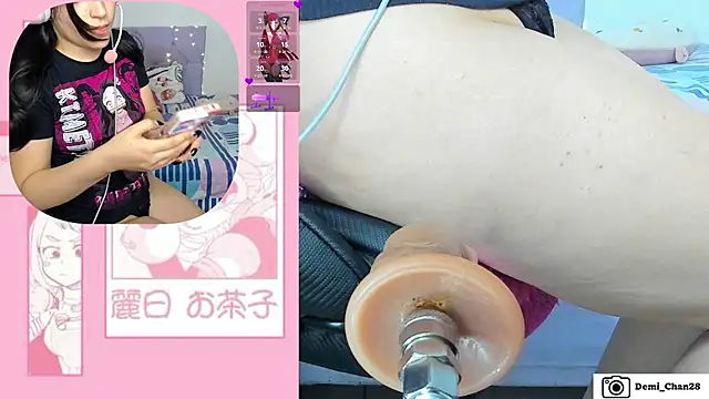 Snapshot of demi_chan chatting on November 19, 10:15 am demi chan online show from November 19, 10:15 am