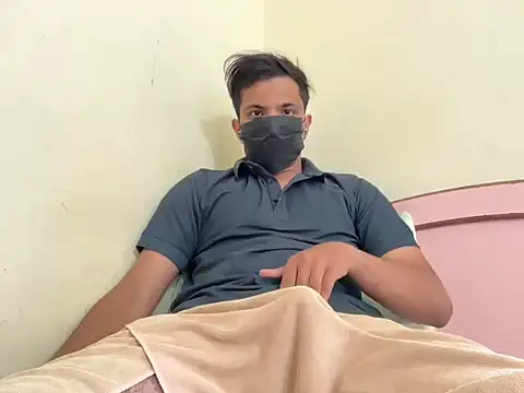 Snapshot of project085 chatting on November 3, 8:51 am project085 online show from November 3, 8:51 am