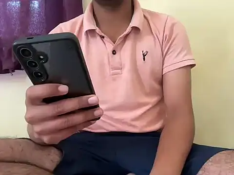 Snapshot of project085 chatting on September 27, 7:25 am project085 online show from September 27, 7:25 am