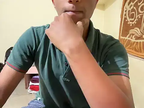 Snapshot of project085 chatting on November 5, 3:37 pm project085 online show from November 5, 3:37 pm