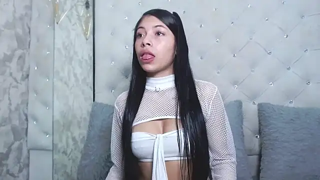 Snapshot of NataliePetite3x chatting on November 13, 11:58 am NataliePetite3x online show from November 13, 11:58 am