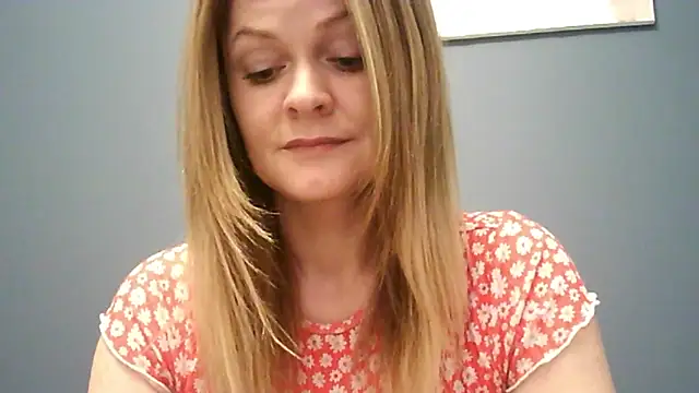 Snapshot of Ginger-bb chatting on November 11, 6:52 am Ginger-bb online show from November 11, 6:52 am