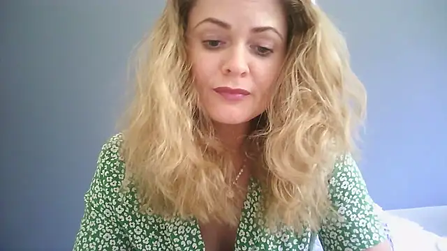 Snapshot of Ginger-bb chatting on June 25, 11:15 am Ginger-bb online show from June 25, 11:15 am