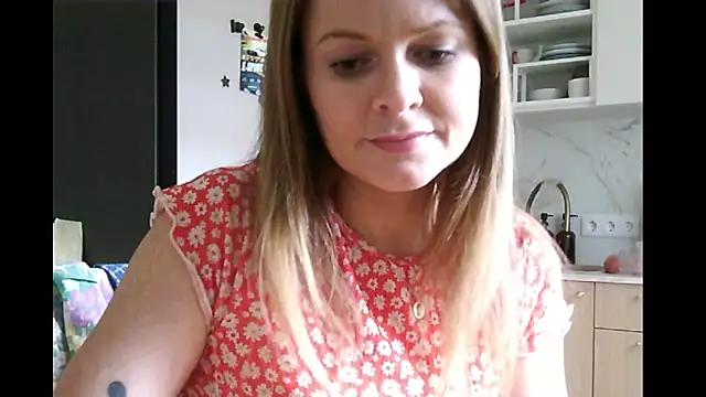 Snapshot of Ginger-bb chatting on November 18, 12:52 pm Ginger-bb online show from November 18, 12:52 pm