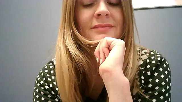 Snapshot of Ginger-bb chatting on December 2, 1:24 pm Ginger-bb online show from December 2, 1:24 pm