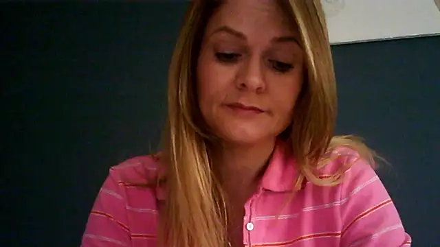 Snapshot of Ginger-bb chatting on October 30, 8:01 am Ginger-bb online show from October 30, 8:01 am