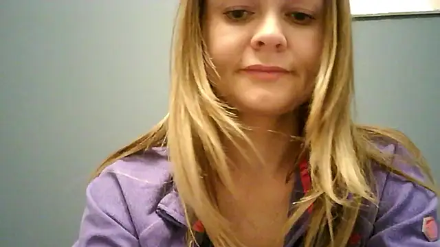 Snapshot of Ginger-bb chatting on December 5, 8:02 am Ginger-bb online show from December 5, 8:02 am