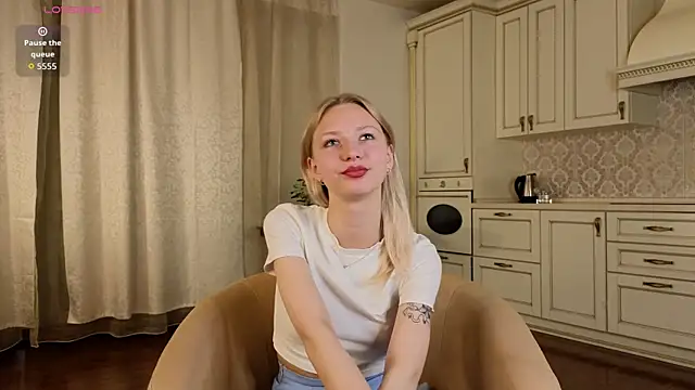 Snapshot of KatieFoulk chatting on October 10, 3:13 pm KatieFoulk online show from October 10, 3:13 pm