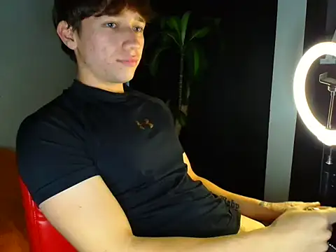 Snapshot of Logan_sixxer chatting on November 8, 9:18 pm Logan sixxer online show from November 8, 9:18 pm