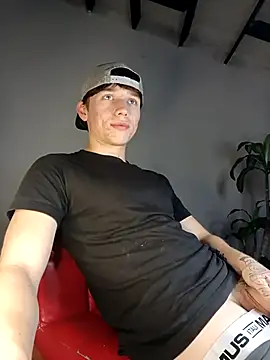 Snapshot of Logan_sixxer chatting on November 15, 9:30 pm Logan sixxer online show from November 15, 9:30 pm