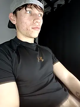 Snapshot of Logan_sixxer chatting on November 7, 4:28 am Logan sixxer online show from November 7, 4:28 am