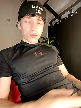 Snapshot of Logan_sixxer chatting on November 2, 9:53 pm Logan sixxer online show from November 2, 9:53 pm