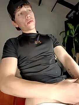 Snapshot of Logan_sixxer chatting on December 3, 10:20 pm Logan sixxer online show from December 3, 10:20 pm