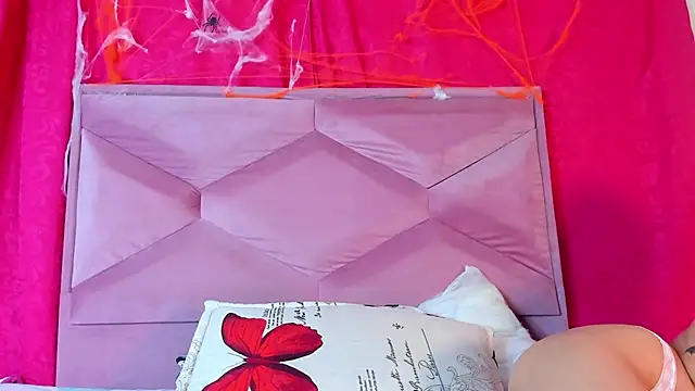 Snapshot of BellaaRossy chatting on October 20, 5:35 pm BellaaRossy online show from October 20, 5:35 pm
