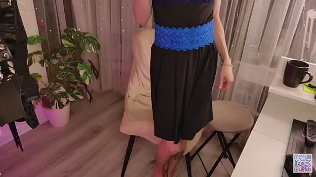 Queen of tease online show from November 4, 4:00 pm