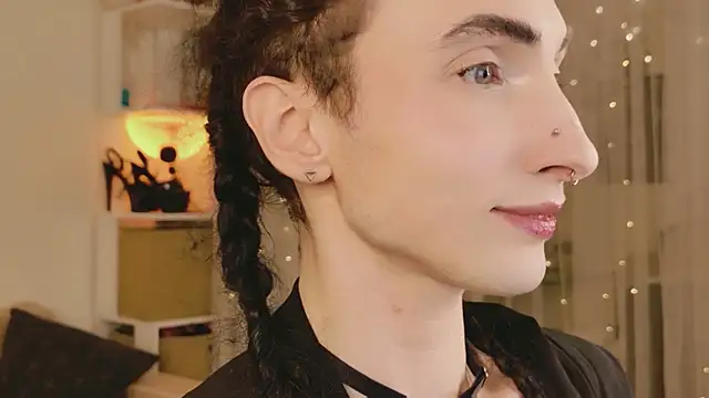 Queen of tease online show from March 7, 6:02 pm