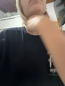 Babylovetiernax online show from April 15, 1:55 am